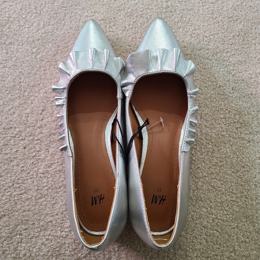 H&M Silver Pointed Toe Block Heel Shoes | Size 37 US 7